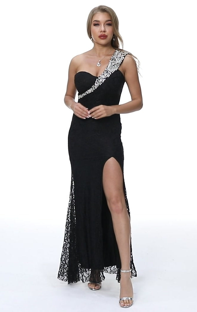 Exclusive - Lace & Sequins